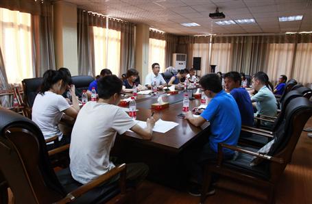 交流總結(jié)，提高財(cái)務(wù)水平