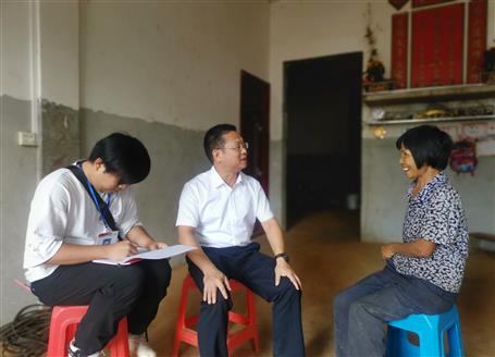 公司領導到扶貧一線助力脫貧攻堅