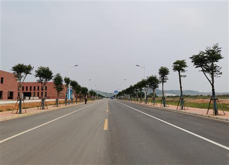 冶建公司承建的這兩條路竣工通車(chē)