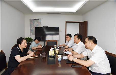 蒙勝益到鹿寨縣開(kāi)展工作會(huì)談