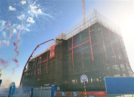 【提升“三力” 爭(zhēng)創(chuàng)佳績】第五分公司內(nèi)蒙古精神衛(wèi)生中心項(xiàng)目病房北樓順利封頂